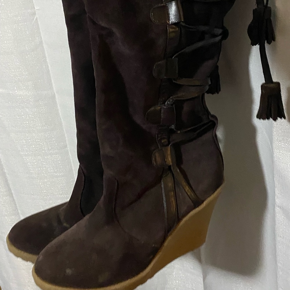 Fur boots